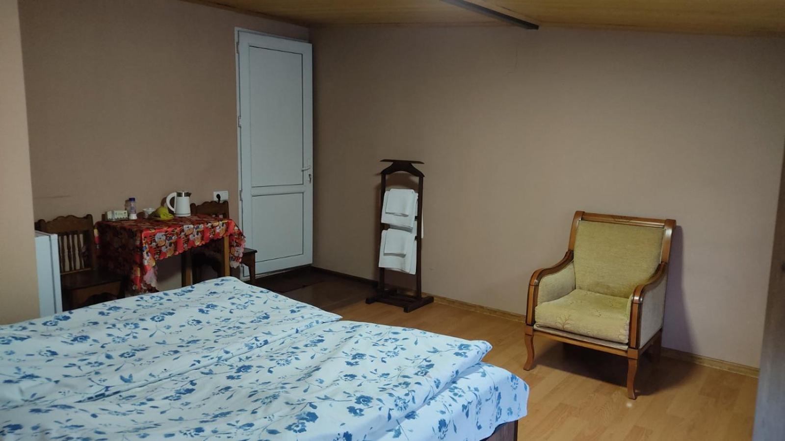 Guesthouse Mabu - 4 Newly Built Rooms In The Heart Of Mestia Zewnętrze zdjęcie